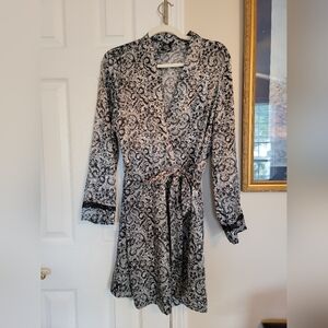 Apt. 9 Black and White Paisley Robe And Cami